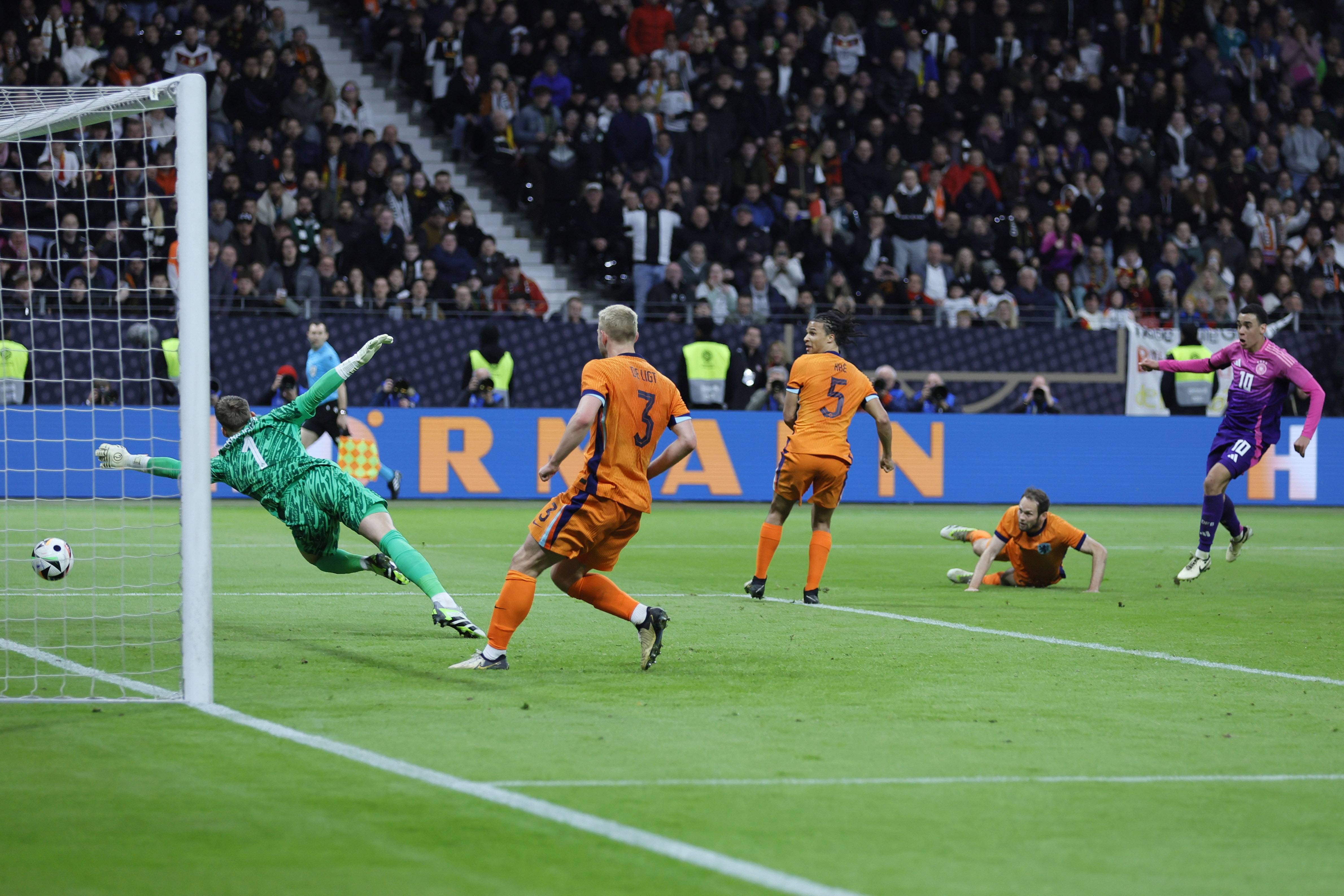 皮尔斯在近 皮尔斯在近