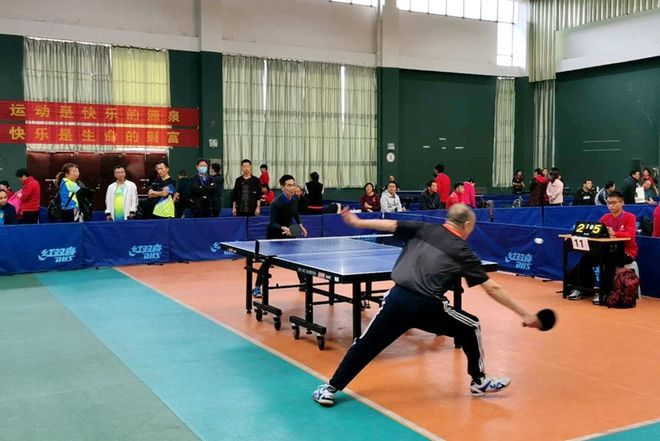 虽然他强烈 虽然他强烈