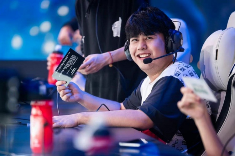 前勇士后卫奎诺内斯加盟魔术：新挑战与机遇并存！